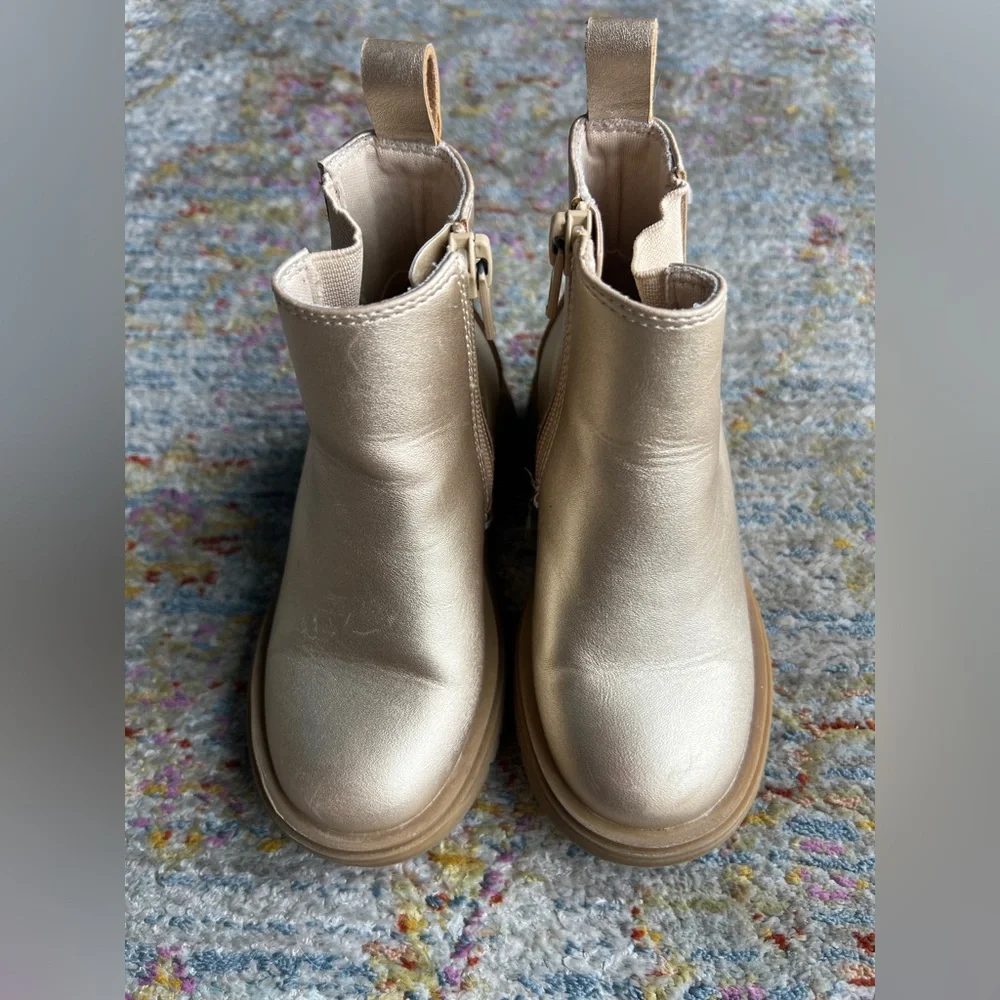 Metallic Gold Girls Chelsea Boots Size 7‎